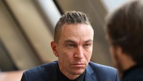 Předseda Pirátů Ivan Bartoš při rozhovoru pro Blesk Zprávy (28. 4. 2023)