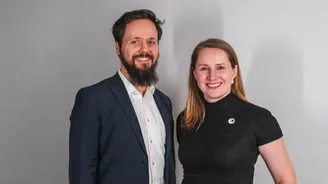 Piráti v krizi. V Praze je do voleb povede manažerka čerpání dotací pro „fosilní strukturu“ Piráti v krizi. V Praze je do voleb povede manažerka čerpání dotací pro „fosilní strukturu“