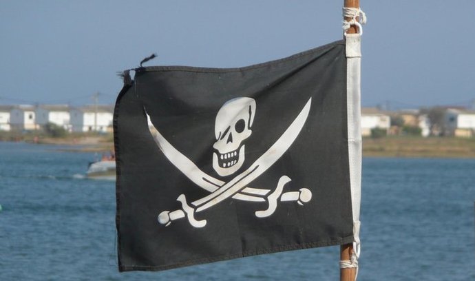 pirátská vlajka (ilustrační foto)