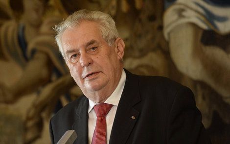 Prezident Miloš Zeman (72) na náměstí v Novém Jičíně zkritizoval premiéra Sobotku za privatizaci OKD.