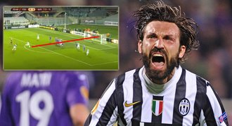 Úžasný Pirlův přímák pomohl Juve. Suchý dostal bleskovou červenou