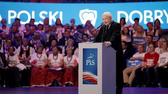 Vládní PiS je jasným favoritem polských voleb. Kaczyński chce vytvořit „stát blahobytu“