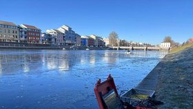 Po zmizení z večírku našli muže mrtvého v Otavě.