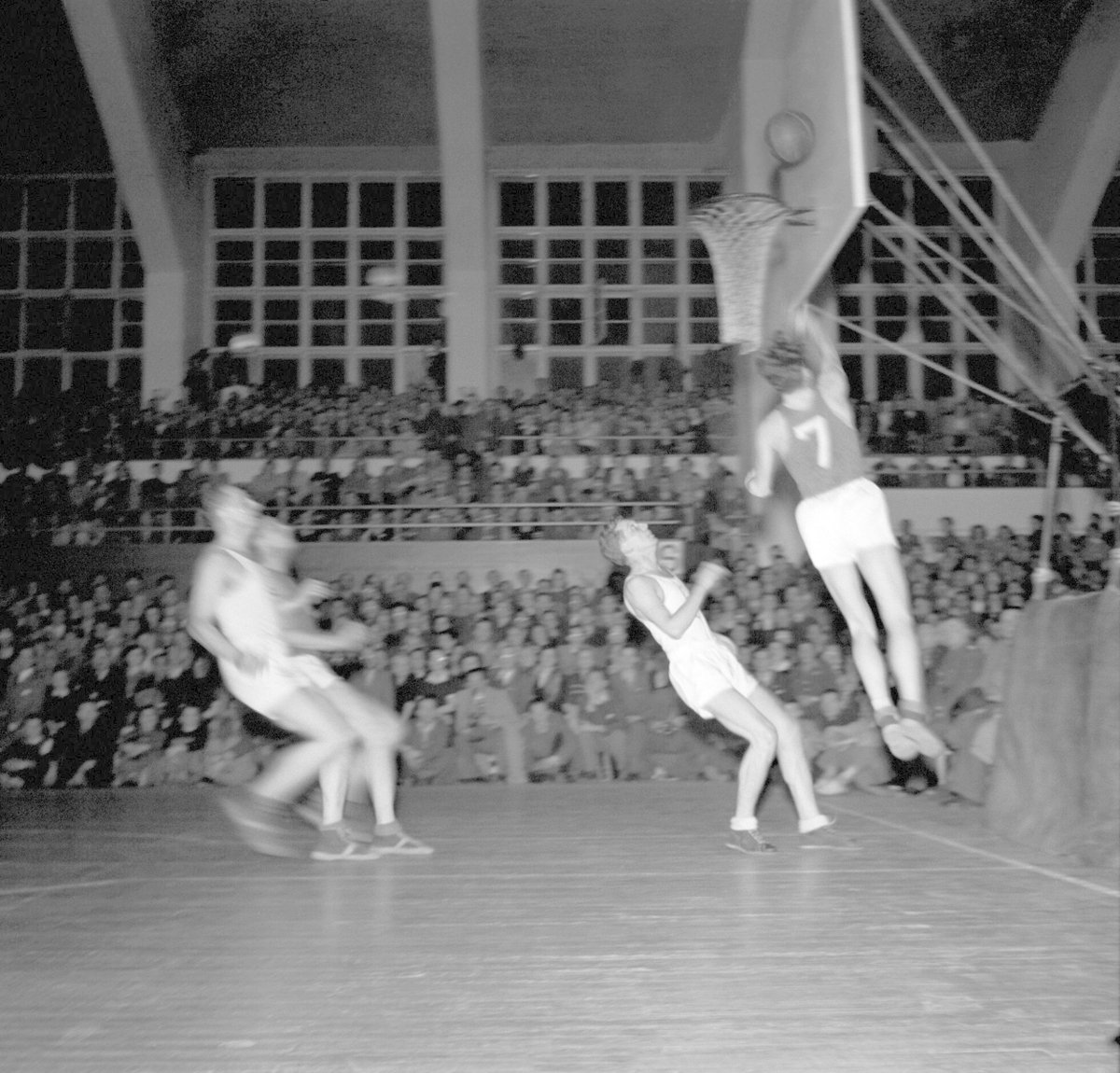 1947. Češi na pražském mistrovství Evropy, tehdy skončili stříbrní.