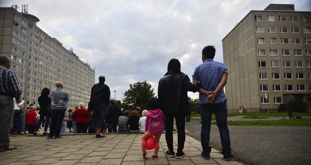 Přibližně 400 lidí vyjádřilo v Písnici nesouhlas s prodejem bytů, který plánuje ČEZ.