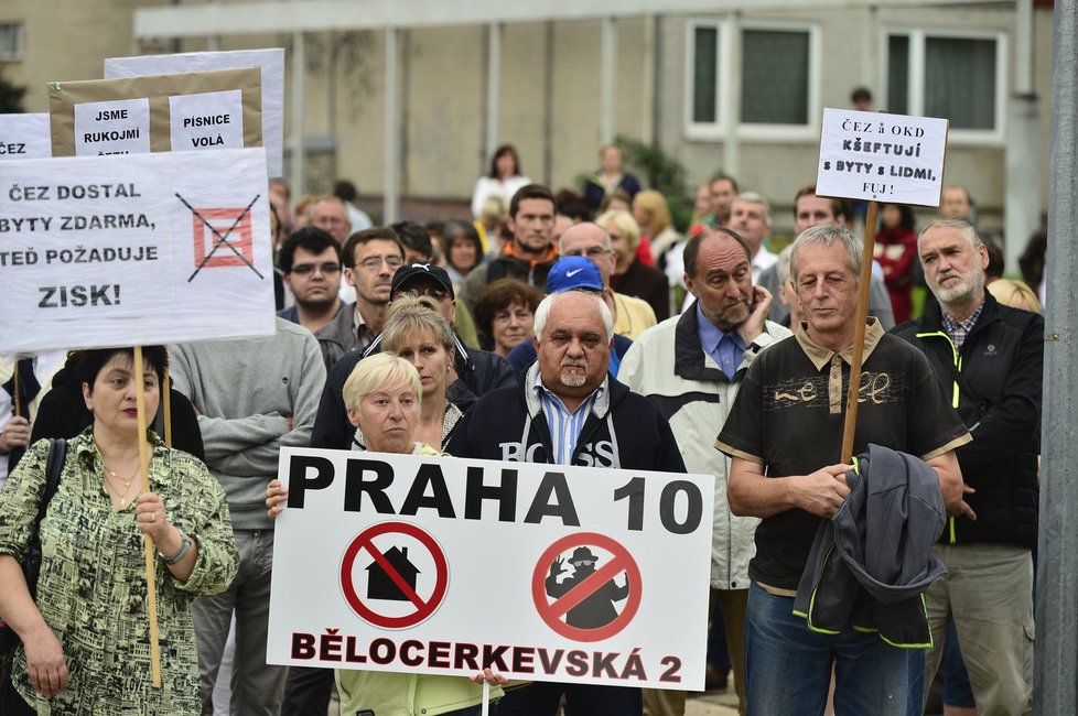 Obyvatelé sídliště Písnice a ulice Bělocerkevské za své byty už několikrát demonstrovali.