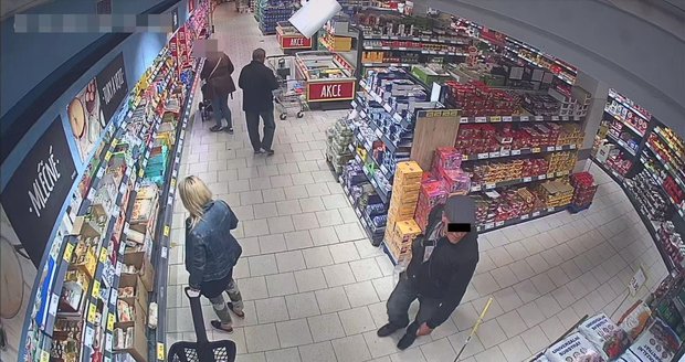 Pistáciový fantom dopaden! Policie už ví, kdo v Praze ve velkém kradl oříšky.