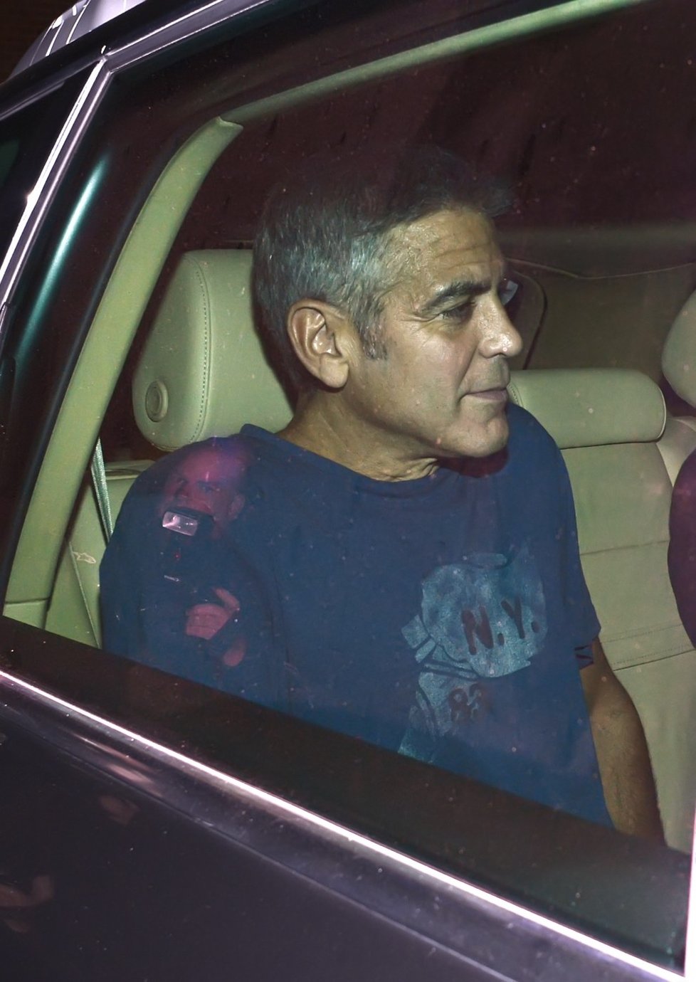 George Clooney na cestě z clubu