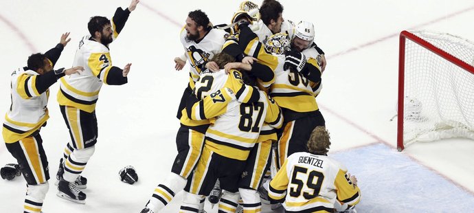 Hokejisté Pittsburghu vyhráli šestý zápas na ledě Nashvillu a slaví zisk Stanley Cupu