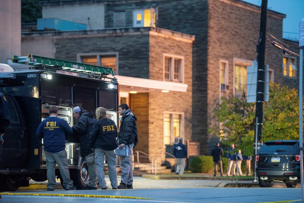 V americkém Pittsburghu střílel muž v synagoze.