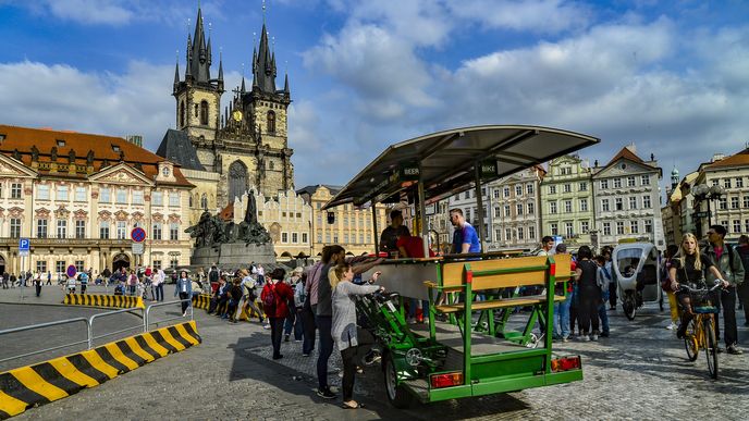 Pivní kolo v centru Prahy.