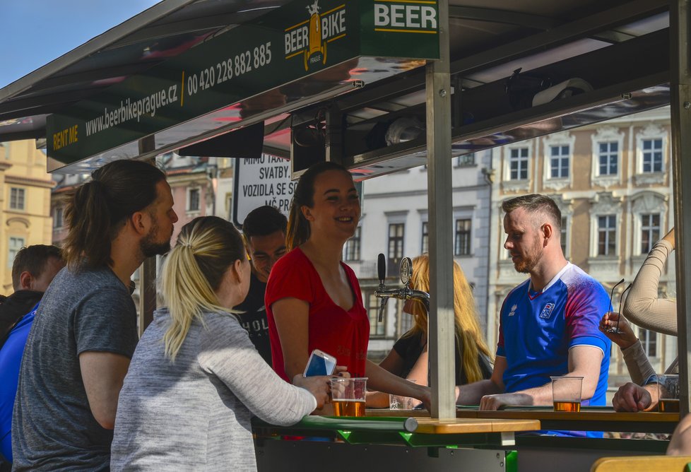 Pivní kolo v centru Prahy.