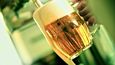 Světová pivovarnická jednička Anheuser-Busch InBev se dohodla na koupi svého menšího rivala SABMiller, majitele Plzeňského Prazdroje.