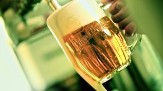 Pivo vydělává. Největší světový pivovar AB InBev zvýšil zisk za čtvrtletí na 130 miliard korun