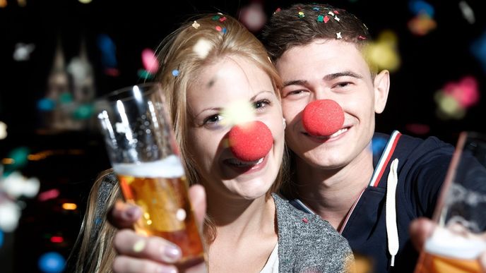 Pivo uvolňuje hormony štěstí, tvrdí vědci. Proč tedy nejsou Češi nejšťastnější na světě?