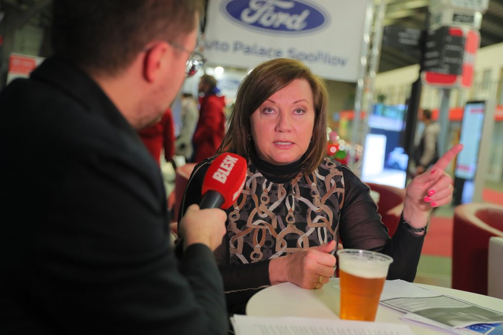 Ministryně financí Alena Schillerová hájí nové sazby daní na pivo.