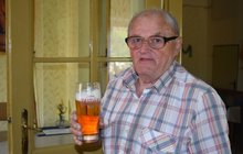 Antonín Hlinka (85) z Úlehle: Pivo čepuji již 70 let! 