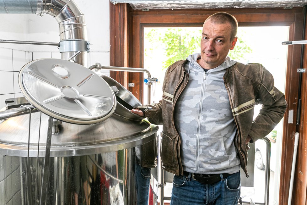 Ačkoliv je původní profesí projektant, nebránil by se jeden ze spolumajitelů Pivovaru Bubeneč Ondřej Hlaváček tomu, zkusit si uvařit jednou svoje vlastní pivo.