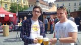 Světový Pivní festival na náměstí Svobody: polské pivo, židovské uzené hovězí a mexické burrito