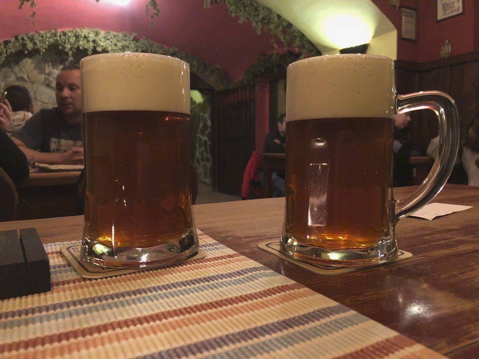 Pivo je právoplatně chloubou České republiky. Je ale závislé na úrodě chmelu a ječmenu.