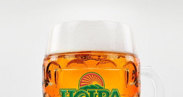 Kofola ČeskoSlovensko kupuje většinový podíl ve společnosti Pivovary CZ Group, která produkuje piva značek Holba, Zubr a Litovel.