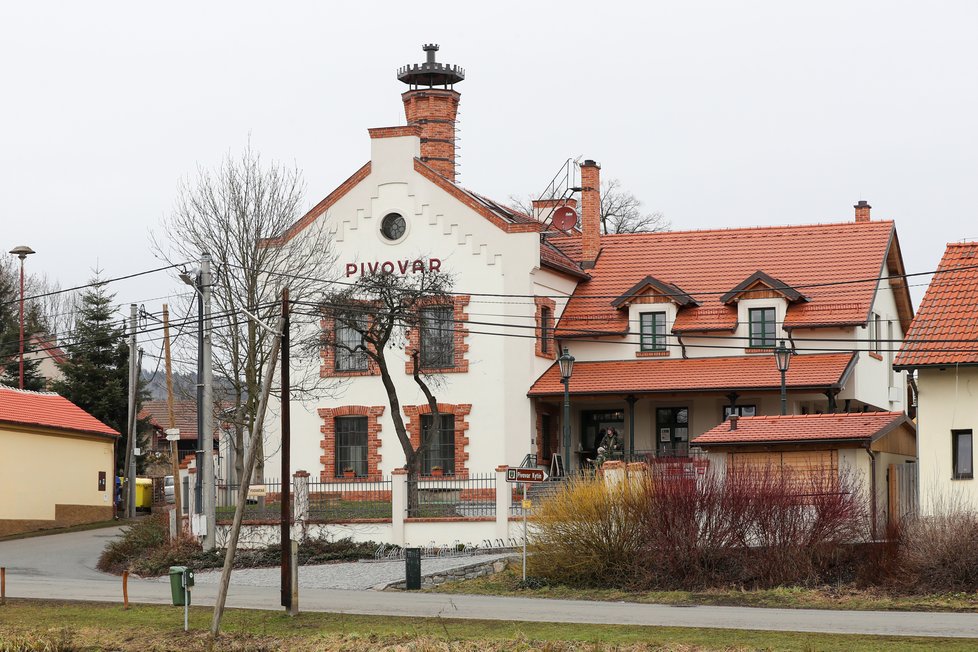 Na pohled se jedná o stavbu typického pivovaru z 19. století. Zdání klame. Pivovar Kytín je novostavbou, jejíž základy byly položeny v roce 2014.