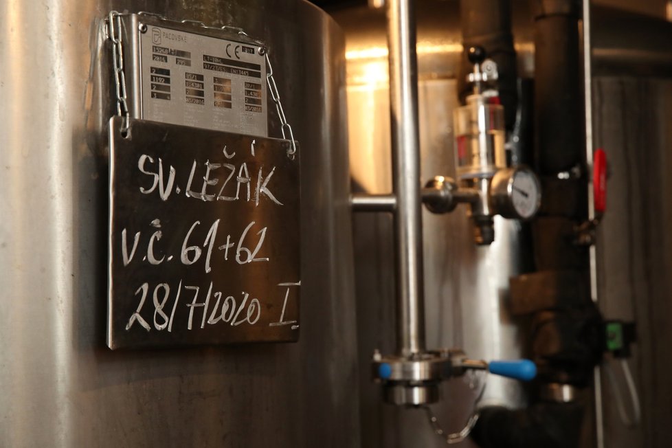 Nezbytné součástí pivovaru Národní se nachází ve sklepních prostorách.