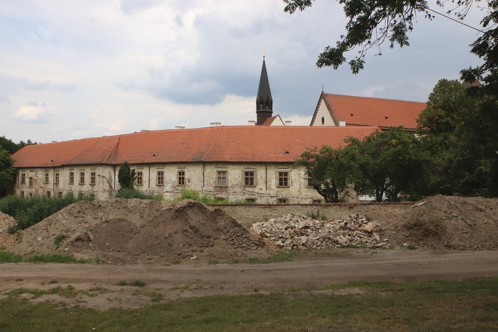 Cisterciácký klášter Porta Coeli v Předklášteří.