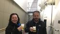 Sládková Nataša Rousková a ředitel pivovaru Zubr Tomáš Pluháček Sládková Nataša Rousková a ředitel pivovaru Zubr Tomáš Pluháček