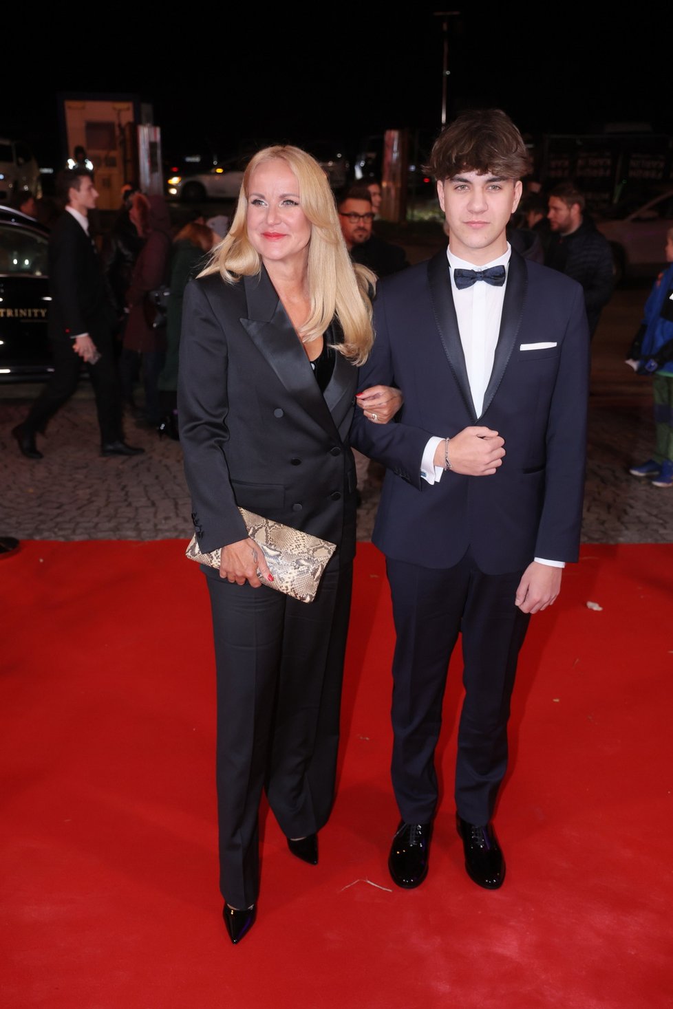 Vendula Pizingerová se svým dospělým synem Jakubem Svobodou na Slavících 2023.