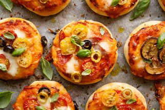 Pizza housky, omeletky a párky v těstíčku: Skvělé večeře za pár minut