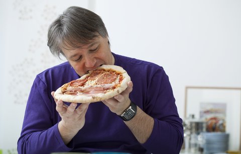 Podivná závislost: Muž jí 25 let jenom pizzu!