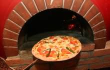 Jaké je nejoblíbenější jídlo Čechů v roce 2013: Pizza se dere na talíř! 