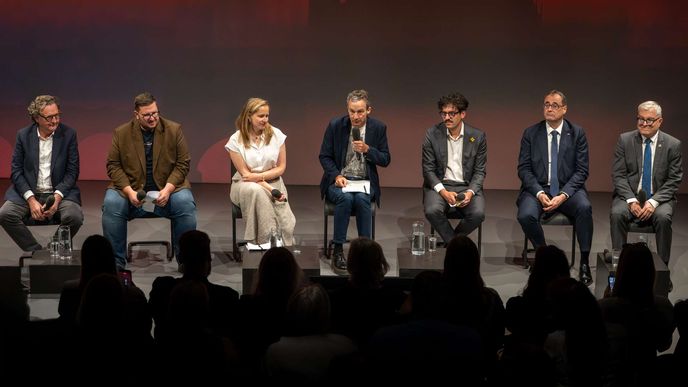 Padni komu padni DEBATA: Kdo ovládne Prahu Padni komu padni DEBATA: Kdo ovládne Prahu