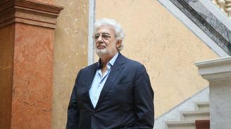 Legendární operní pěvec Plácido Domingo čelí obvinění ze sexuálního obtěžování