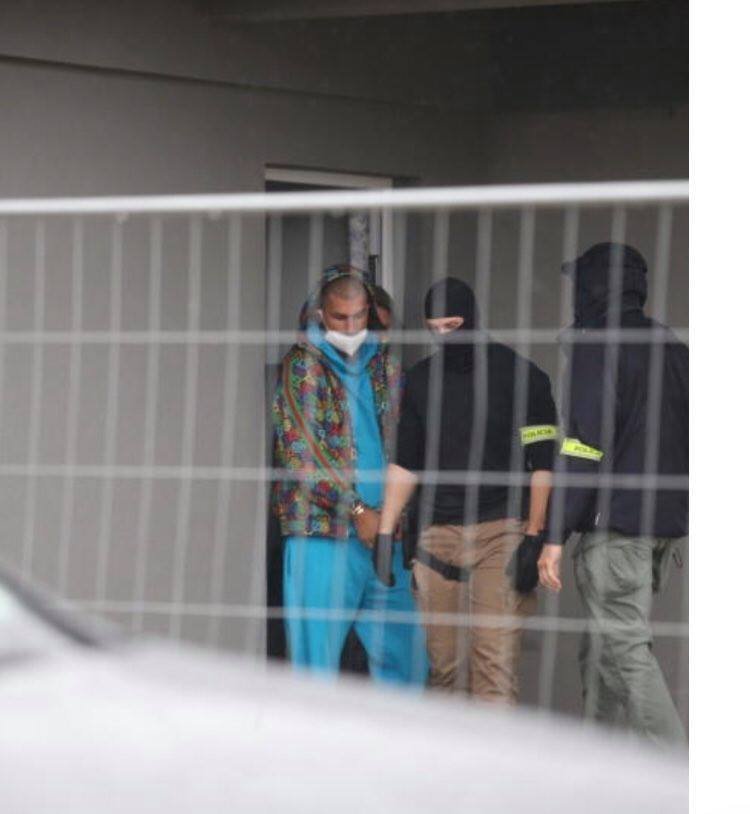 Zuzanu Plačkovou s manželem zadržela policie a odvedla v poutech