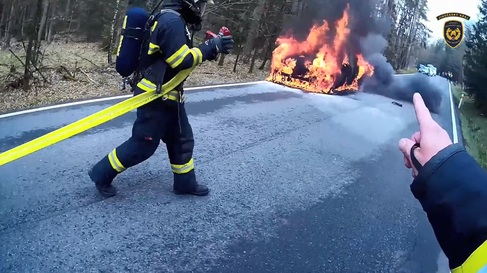 Bavorák lehl na silnici popelem, škoda je za milion a půl korun.