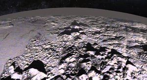 Pluto tajemství zbavené: Hory v mořích dusíku a chrlící sopky 