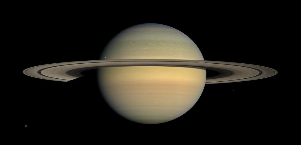 Saturn: bouře v šestiúhelníku