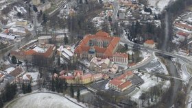 V Plasech na Plzeňsku plánují největší bytovou výstavbu v historii. Lidé mají o bydlení velký zájem.