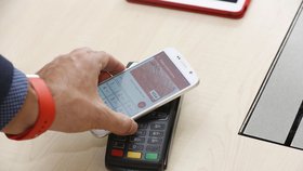 Bezkontaktní platba mobilem
