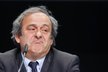 Předseda UEFA Michel Platini se tvrdě opřel do šéfa FIFA Seppa Blattera