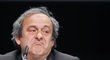 Předseda UEFA Michel Platini se tvrdě opřel do šéfa FIFA Seppa Blattera