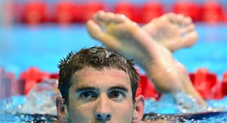 Phelps v tom pěkně plaval. Pil jako duha a myslel na smrt