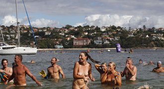 Do naha! Závod bez plavek vydělal v Sydney peníze na charitu