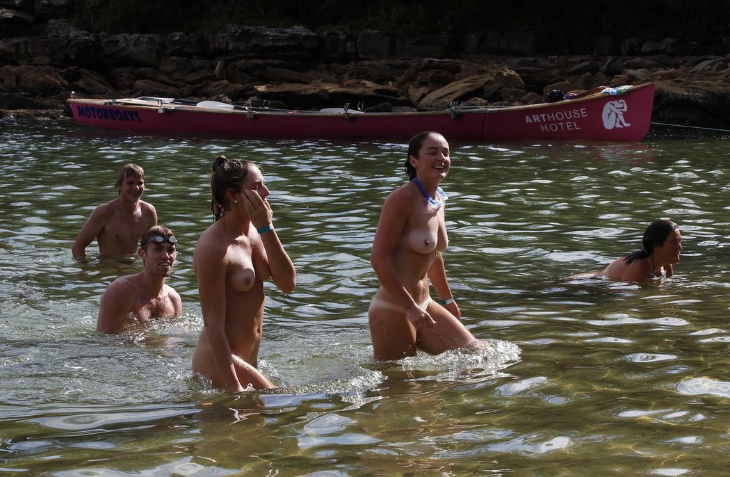 Nosit plavky bylo při závodě Skinny Sydney zakázáno