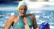 Australance Bronte Halliganové posunula plavky Ruska Prokofjevová