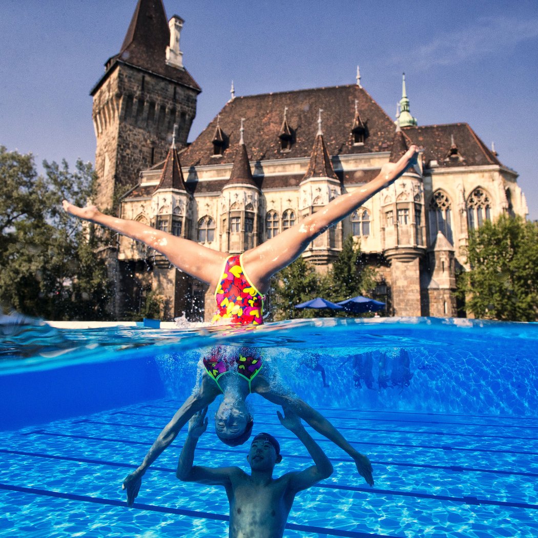 Smíšený čínský pár v synchronizovaném plavání Šu-wen Šeng a Chao-jü Š&#39;