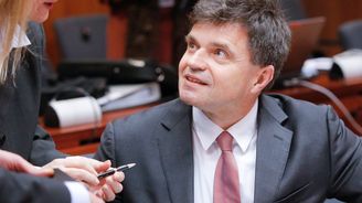 Konec koaliční krize? Slovenský ministr školství Plavčan oznámil demisi