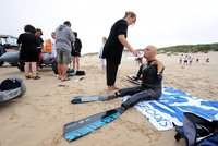 Plavec bez končetin překonal La Manche